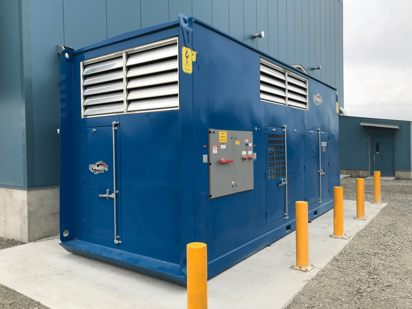 Mobile compressor room exterior solution blue color custom color concrete slab installaion